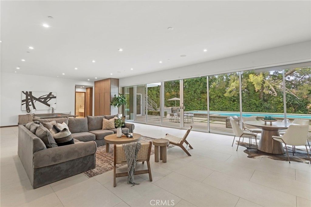 Image 35 of property listing at 15641 Meadowgate, Los Angeles, CA 91436