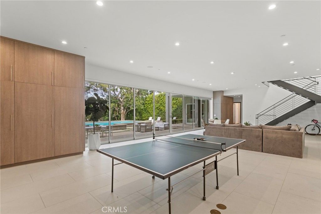 Image 37 of property listing at 15641 Meadowgate, Los Angeles, CA 91436