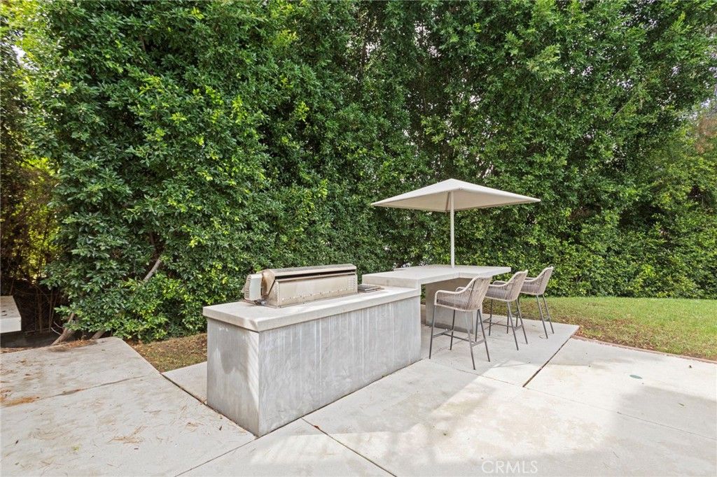 Image 40 of property listing at 15641 Meadowgate, Los Angeles, CA 91436