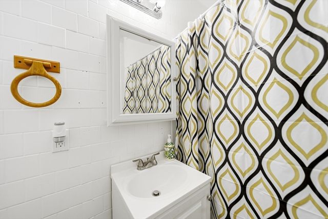 94 Sheridan St, Lynn, MA 01902