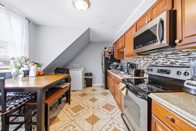 94 Sheridan St, Lynn, MA 01902