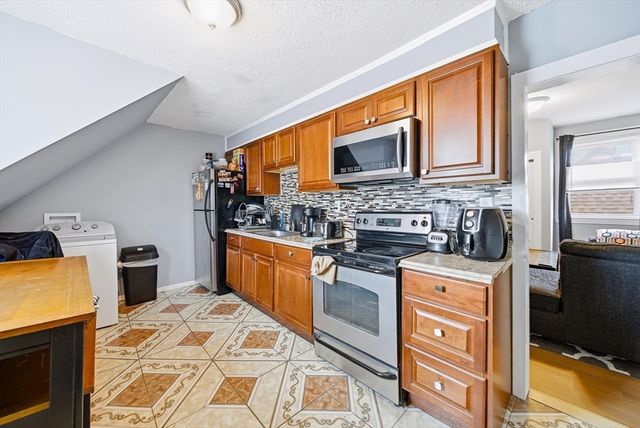 94 Sheridan St, Lynn, MA 01902