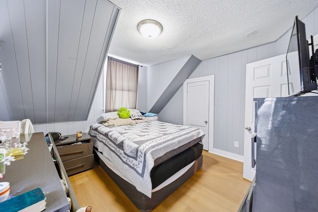 94 Sheridan St, Lynn, MA 01902