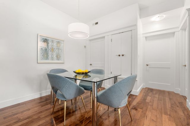 61 Bolton St 102, Cambridge, MA 02140