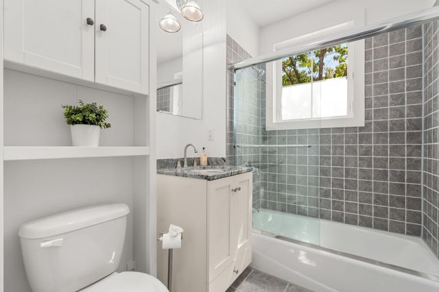 61 Bolton St 102, Cambridge, MA 02140