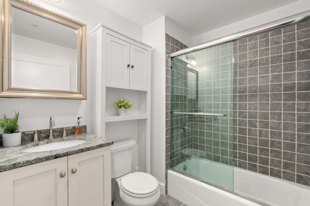 61 Bolton St 102, Cambridge, MA 02140