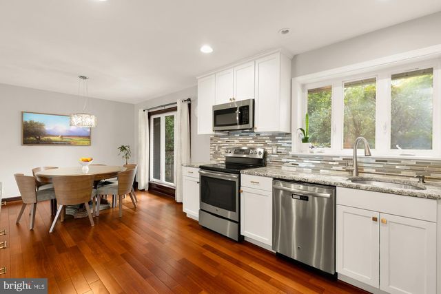 5910 GREENTREE RD, Bethesda, MD 20817