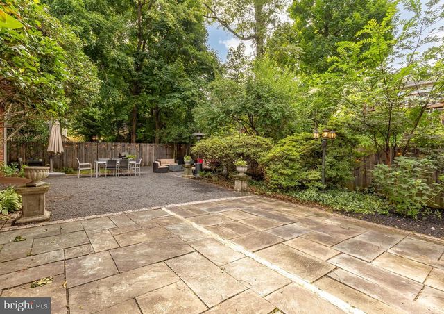 5910 GREENTREE RD, Bethesda, MD 20817
