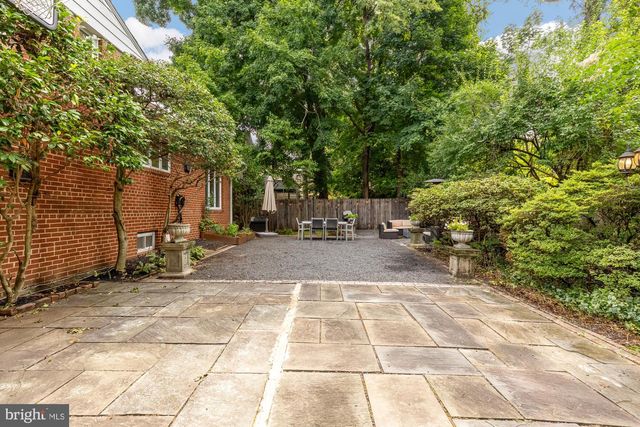 5910 GREENTREE RD, Bethesda, MD 20817