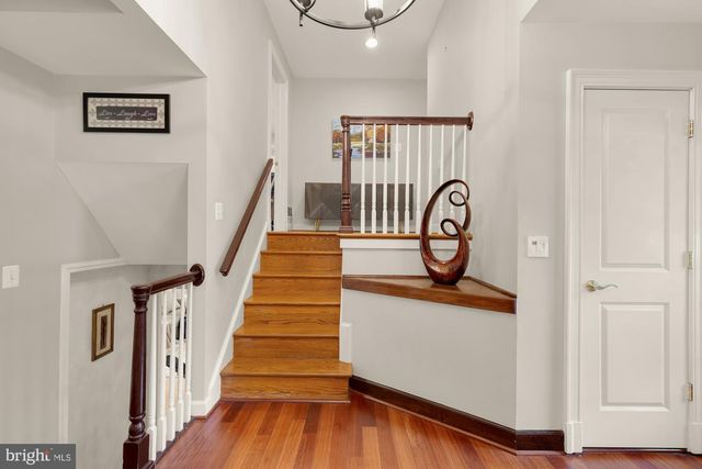 5910 GREENTREE RD, Bethesda, MD 20817
