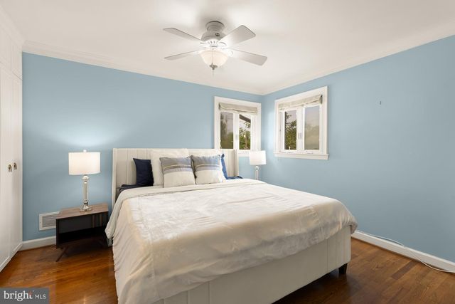 5910 GREENTREE RD, Bethesda, MD 20817