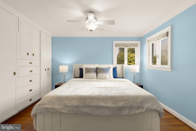 5910 GREENTREE RD, Bethesda, MD 20817