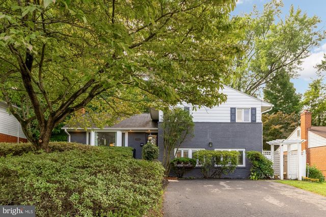 5910 GREENTREE RD, Bethesda, MD 20817