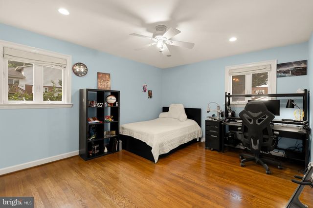 5910 GREENTREE RD, Bethesda, MD 20817