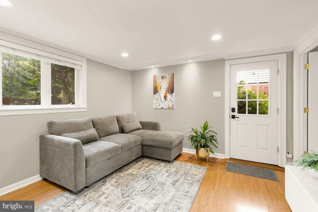 5910 GREENTREE RD, Bethesda, MD 20817