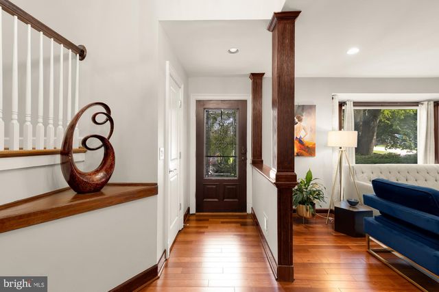 5910 GREENTREE RD, Bethesda, MD 20817