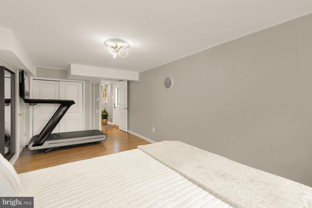 5910 GREENTREE RD, Bethesda, MD 20817