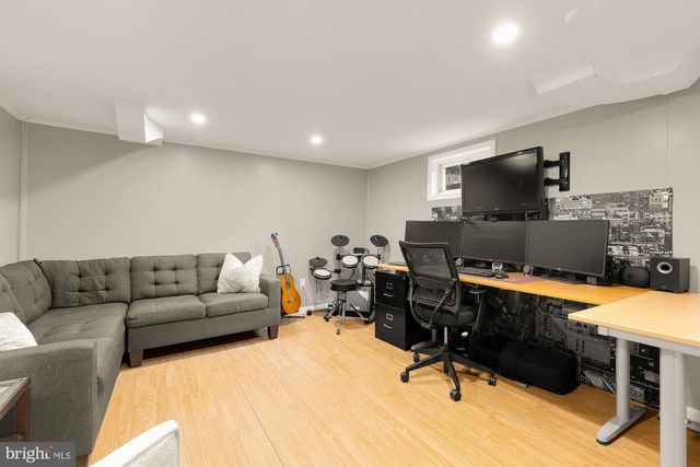 5910 GREENTREE RD, Bethesda, MD 20817