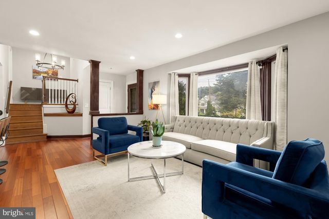 5910 GREENTREE RD, Bethesda, MD 20817