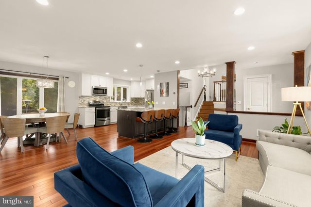 5910 GREENTREE RD, Bethesda, MD 20817