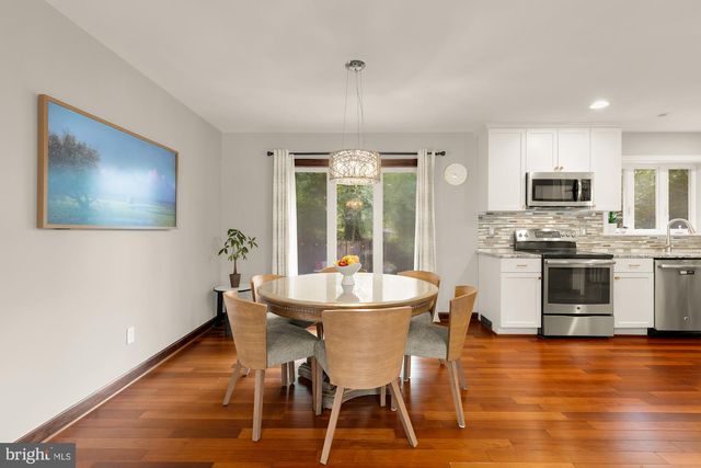 5910 GREENTREE RD, Bethesda, MD 20817