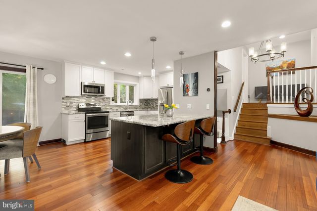 5910 GREENTREE RD, Bethesda, MD 20817