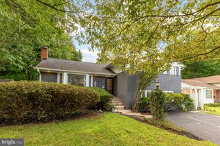 5910 GREENTREE RD, Bethesda, MD 20817