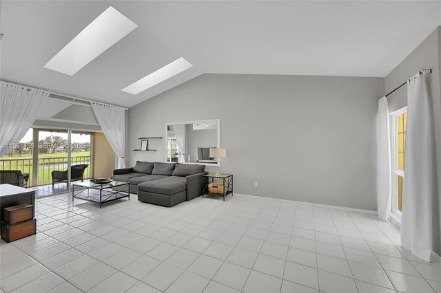 17317 Boca Club Blvd 7, Boca Raton, FL 33487