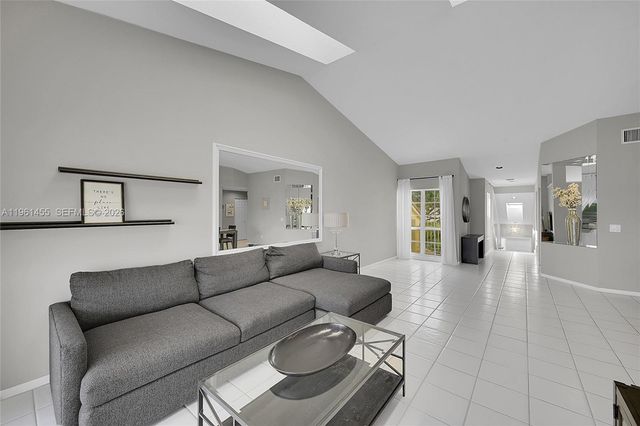 17317 Boca Club Blvd 7, Boca Raton, FL 33487