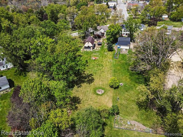 103 Stockbridge Street, Gregory, MI 48137