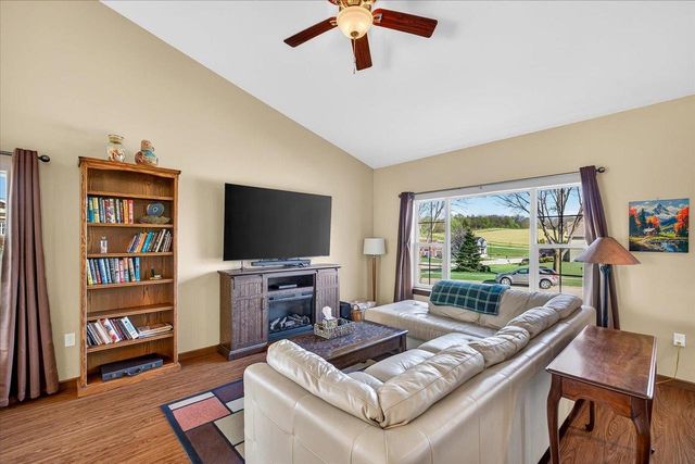 905 Ellie Rae Drive, Lodi, WI 53555