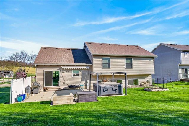 905 Ellie Rae Drive, Lodi, WI 53555