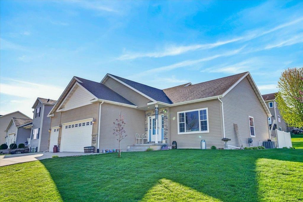 905 Ellie Rae Drive, Lodi, WI 53555
