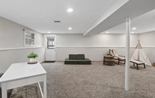 15670 W Sprucewood Lane, Libertyville, IL 60048