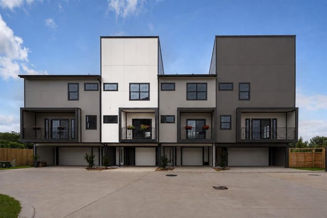 4406 W Hoa Sen Circle, Houston, TX 77072