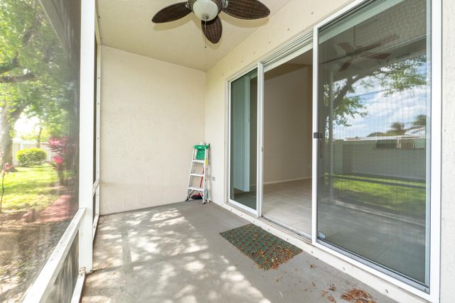 2590 E Aragon Boulevard 2, Sunrise, FL 33313