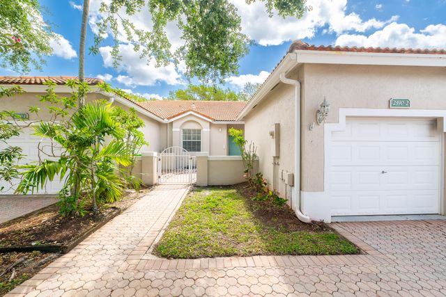 2590 E Aragon Boulevard 2, Sunrise, FL 33313