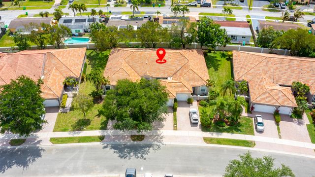 2590 E Aragon Boulevard 2, Sunrise, FL 33313