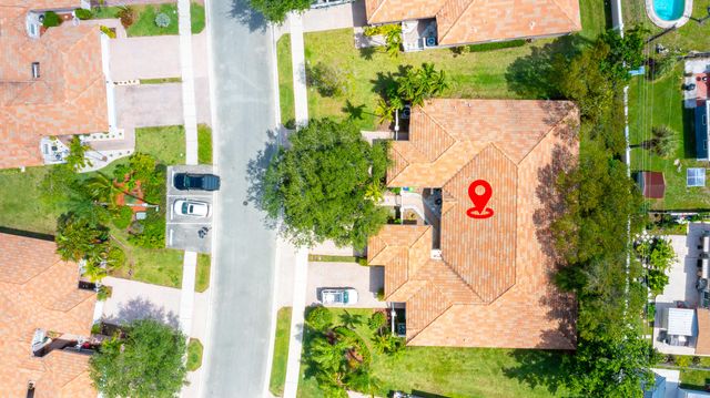 2590 E Aragon Boulevard 2, Sunrise, FL 33313