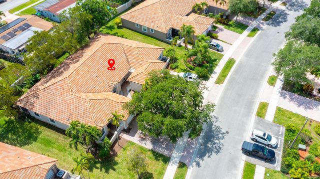 2590 E Aragon Boulevard 2, Sunrise, FL 33313