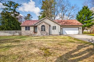 975 Glenwood Avenue, Laketon Twp, MI 49445