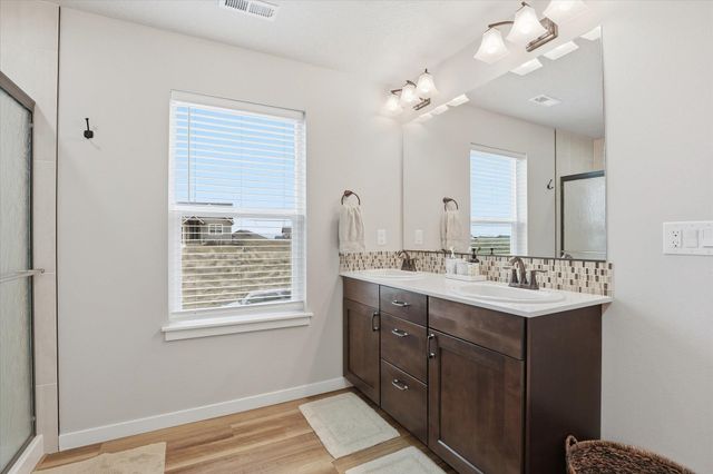 252 S Legacy Ridge Dr, Liberty Lake, WA 99019