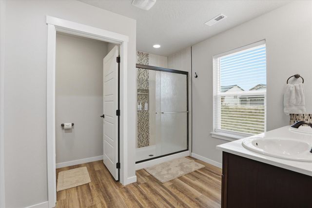 252 S Legacy Ridge Dr, Liberty Lake, WA 99019