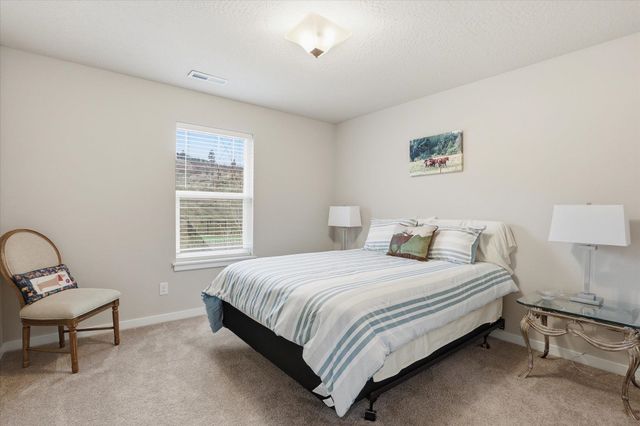 252 S Legacy Ridge Dr, Liberty Lake, WA 99019