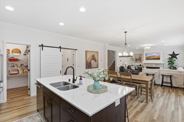 252 S Legacy Ridge Dr, Liberty Lake, WA 99019