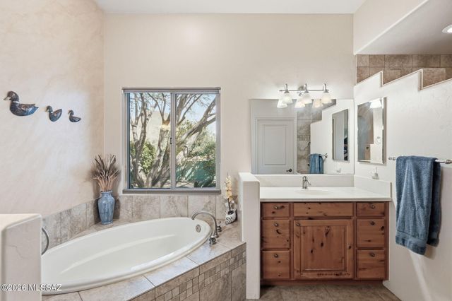 5680 W Triangle X Place, Tucson, AZ 85713