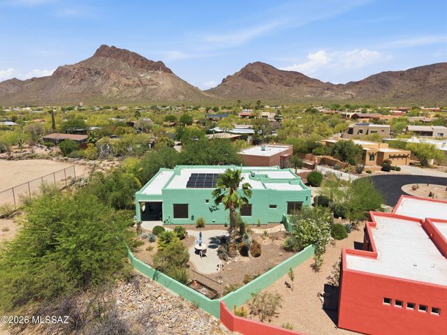 5680 W Triangle X Place, Tucson, AZ 85713