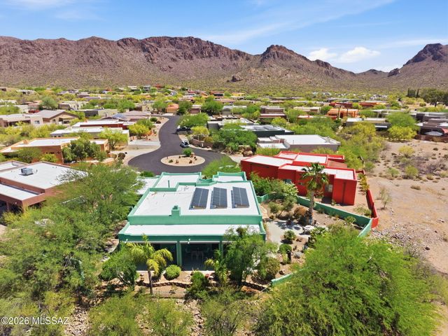 5680 W Triangle X Place, Tucson, AZ 85713