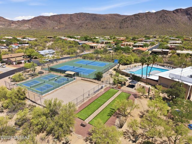 5680 W Triangle X Place, Tucson, AZ 85713