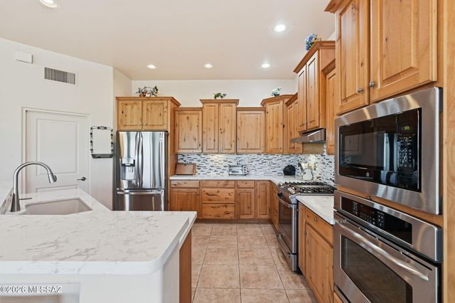 5680 W Triangle X Place, Tucson, AZ 85713